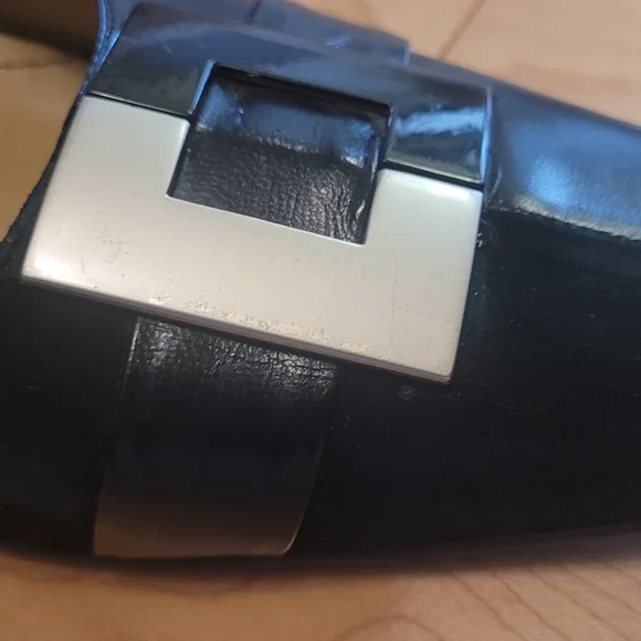 Shoes - Picture 2 of 4